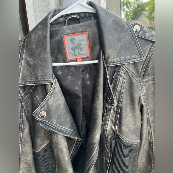 Sam Edelman women’s leather jacket with bomb detailing. Excellent condition. - Picture 5 of 6